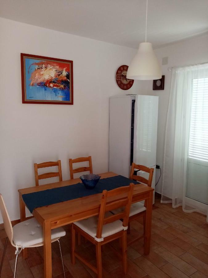 Apartment Pepi Povljana Exterior photo